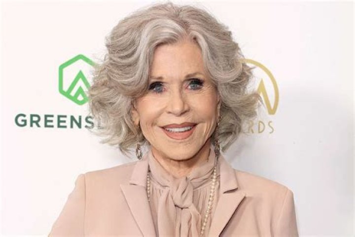 Jane Fonda's Height And Weight Unveiled