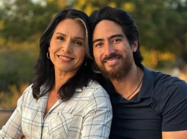 Wiki, Bio, Age,Net Worth, Husband, Height, Family ·